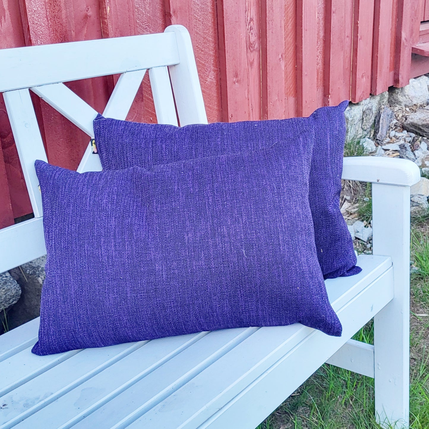 2 stk. mørkelilla dunputer
